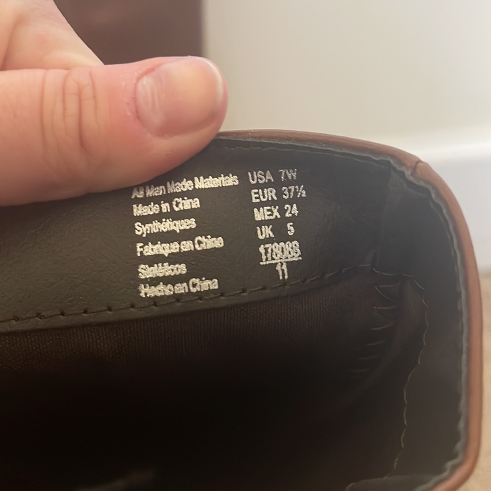 Boots - Picture 5 of 8